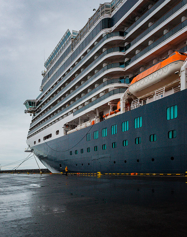 Family enjoying a cruise vacation together aboard a luxury cruise ship, creating unforgettable travel experiences with Cruise Latam